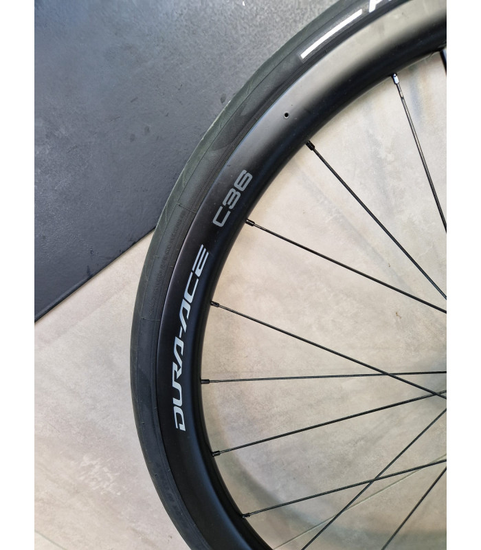 COPPIA RUOTE SHIMANO DURA-ACE C36 più compresi Copertoni Pirelli Pzero Race - USATO